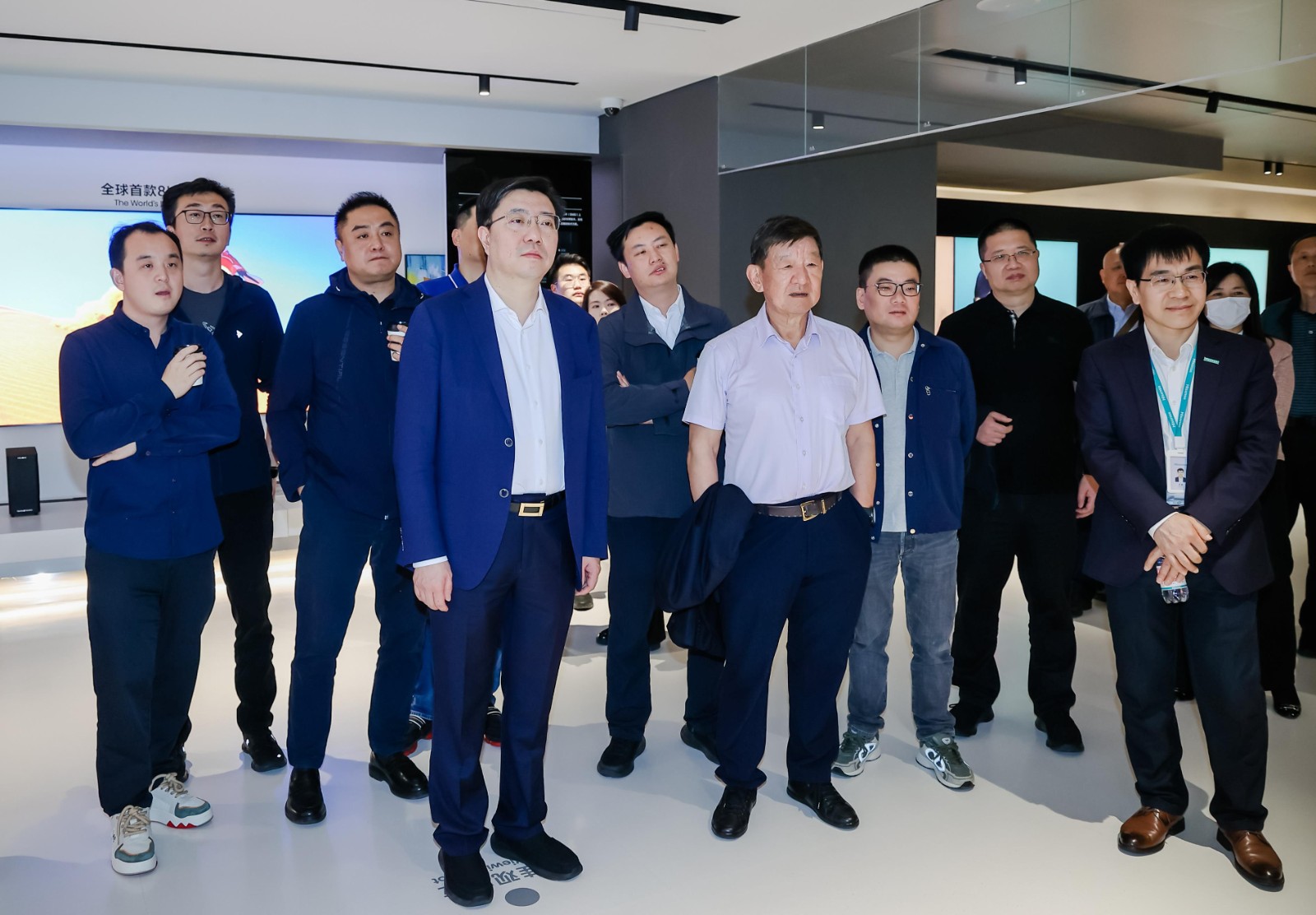 虛擬現(xiàn)實(shí)參觀2.jpg 虛擬現(xiàn)實(shí)參觀2.jpg